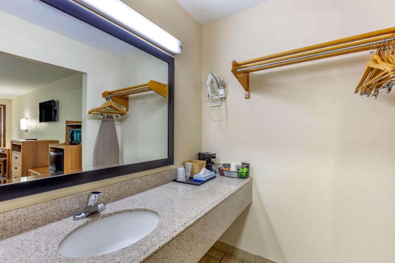 | Econo Lodge Kosciusko