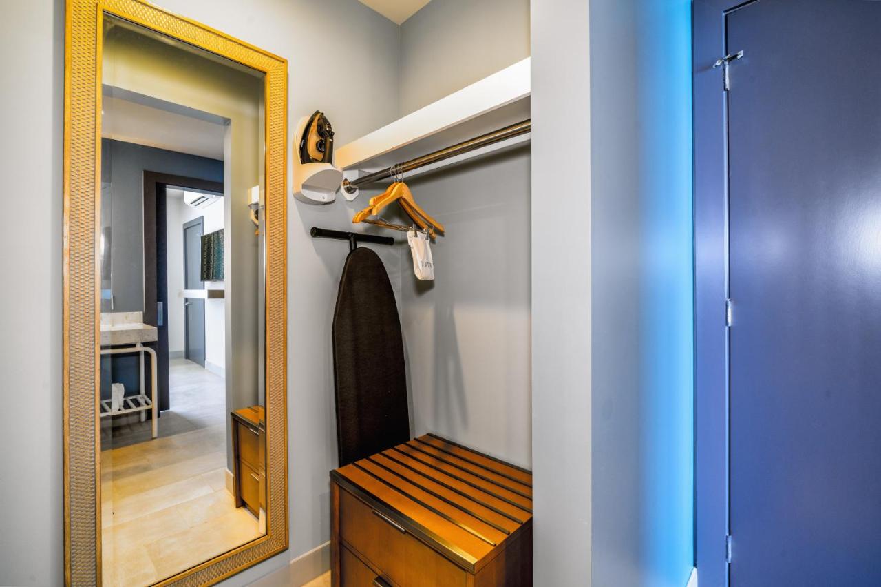 Deluxe King Suite at Chesapeake Beach Resort