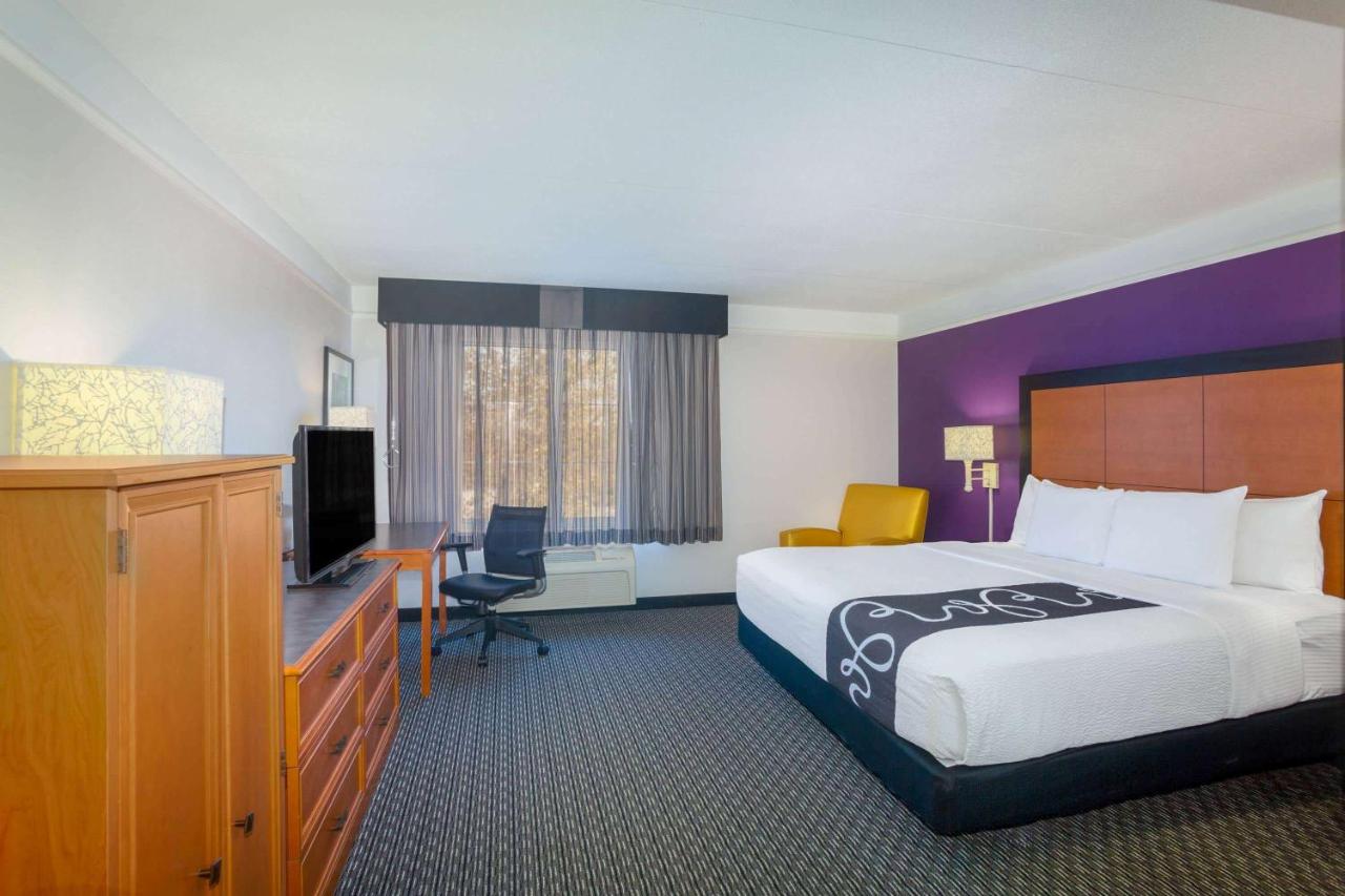 | La Quinta by Wyndham St. Louis Westport