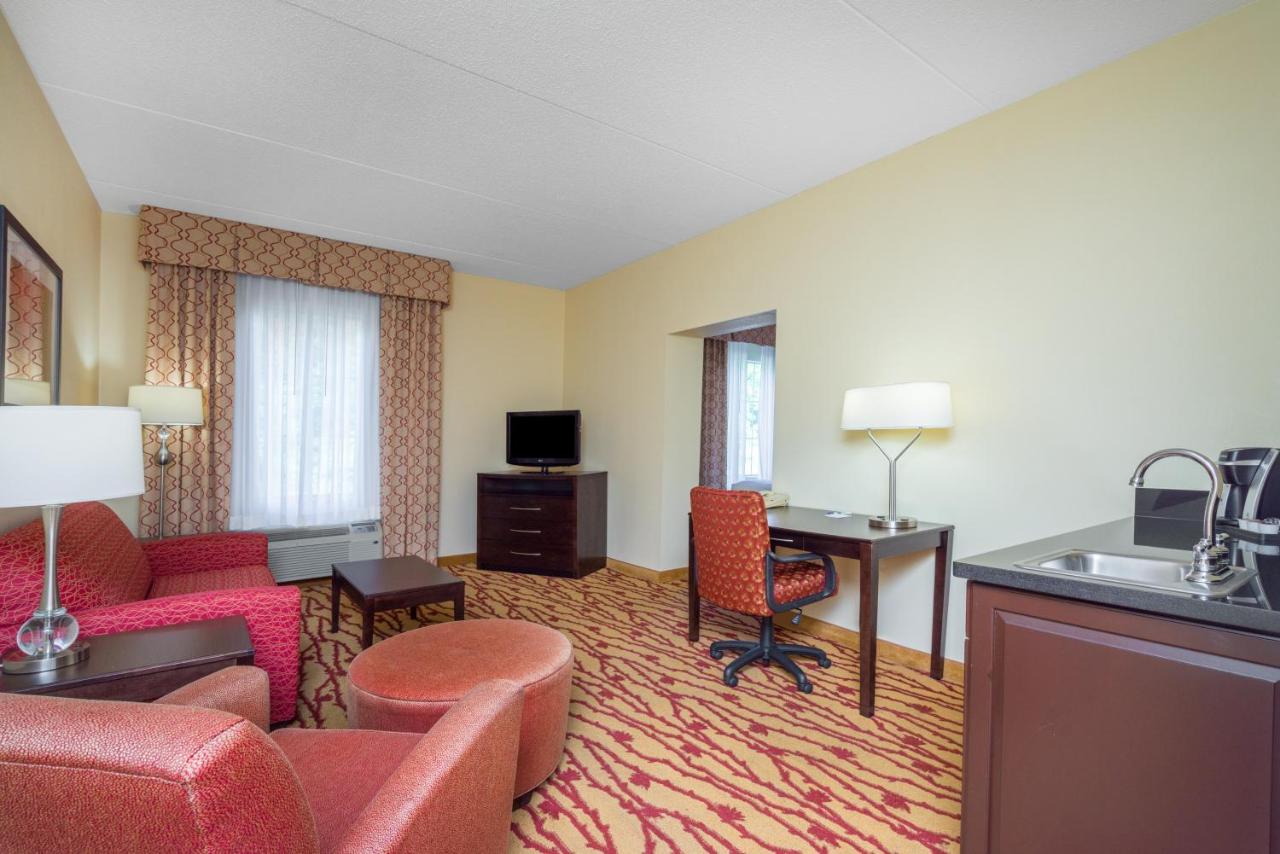 King Suite - Non-Smoking at Holiday Inn Express Hanover by IHG