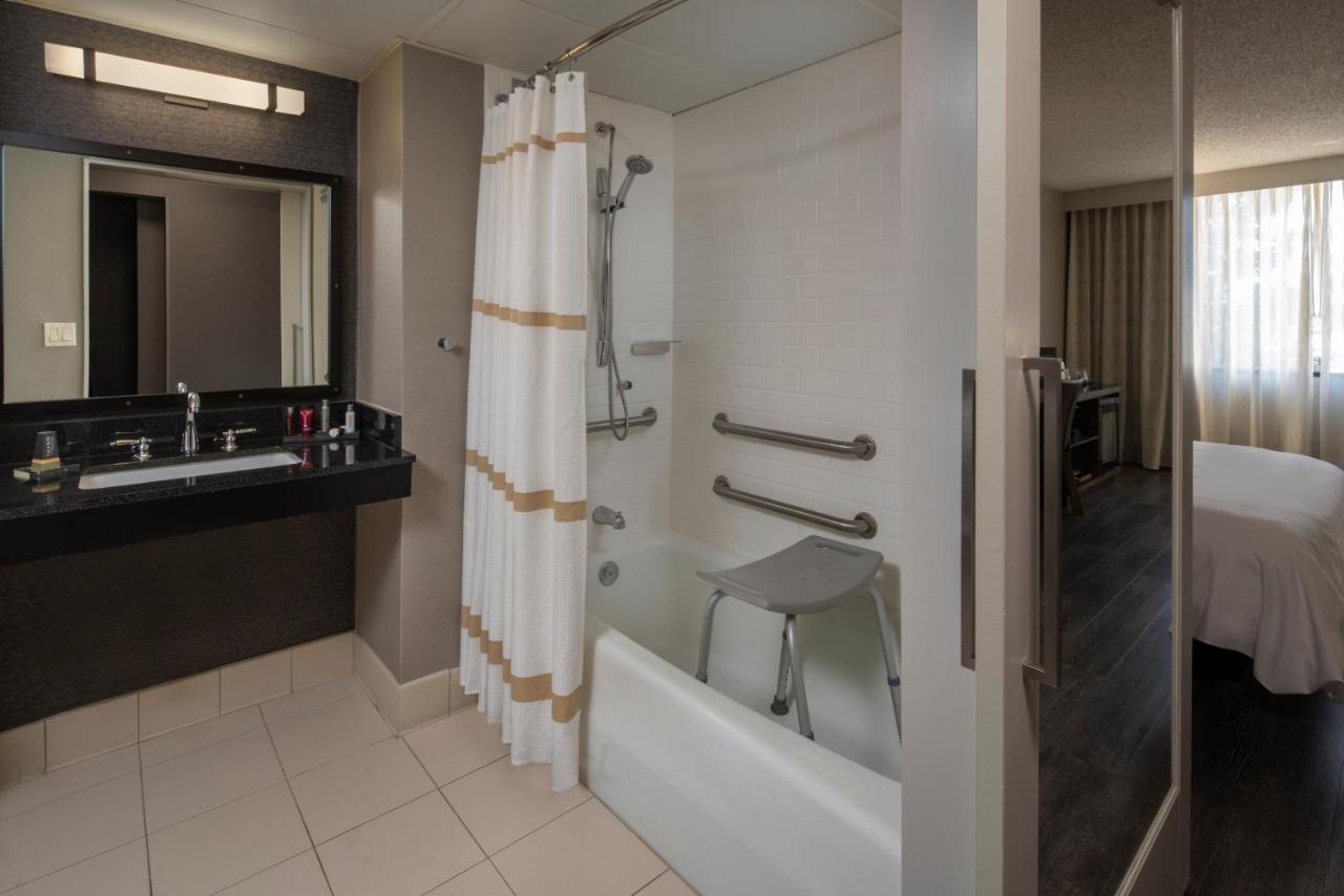 Concierge King at Sonesta Nashville Airport