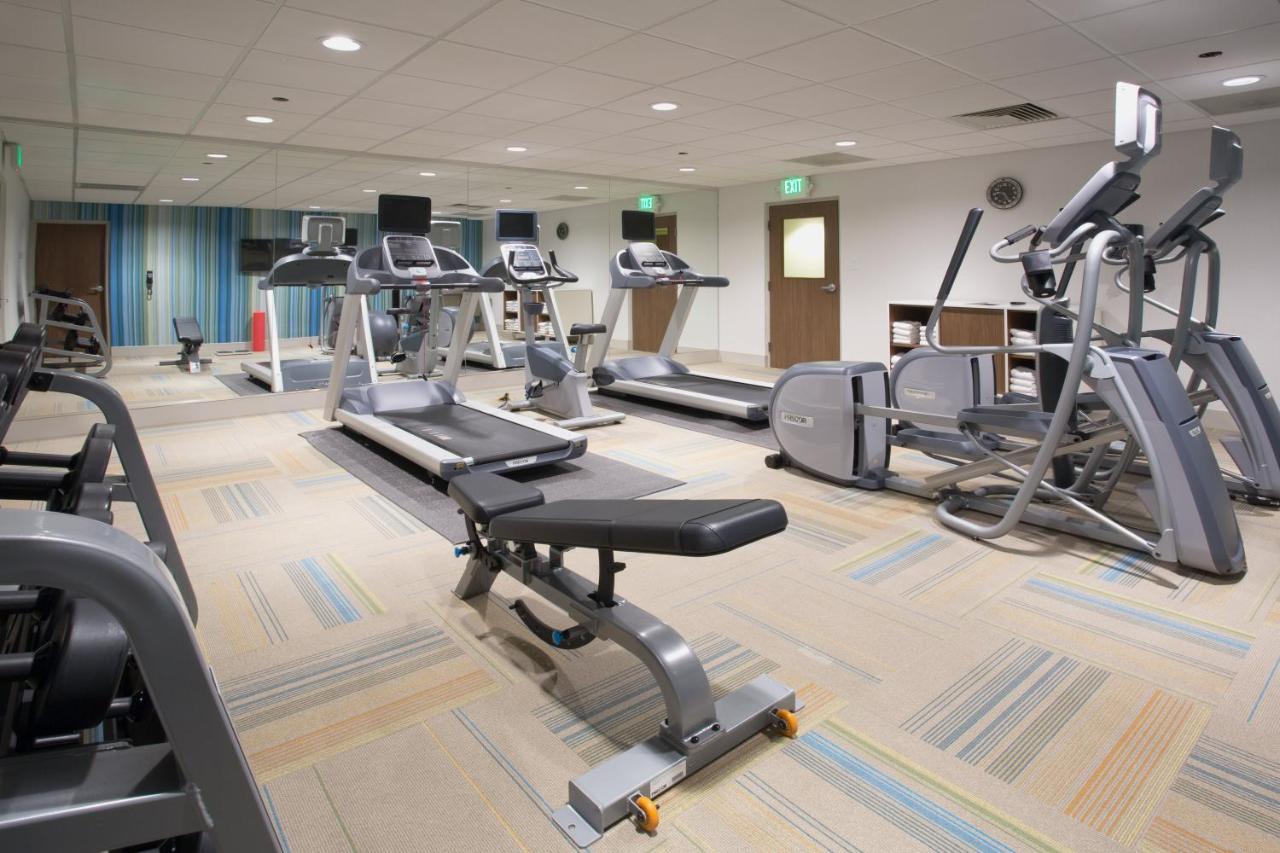 | Holiday Inn Express & Suites - San Jose Airport, an IHG Hotel