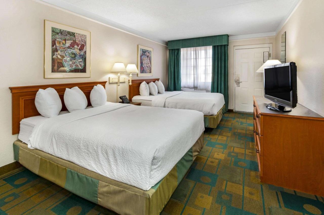| La Quinta Inn by Wyndham Albuquerque Northeast
