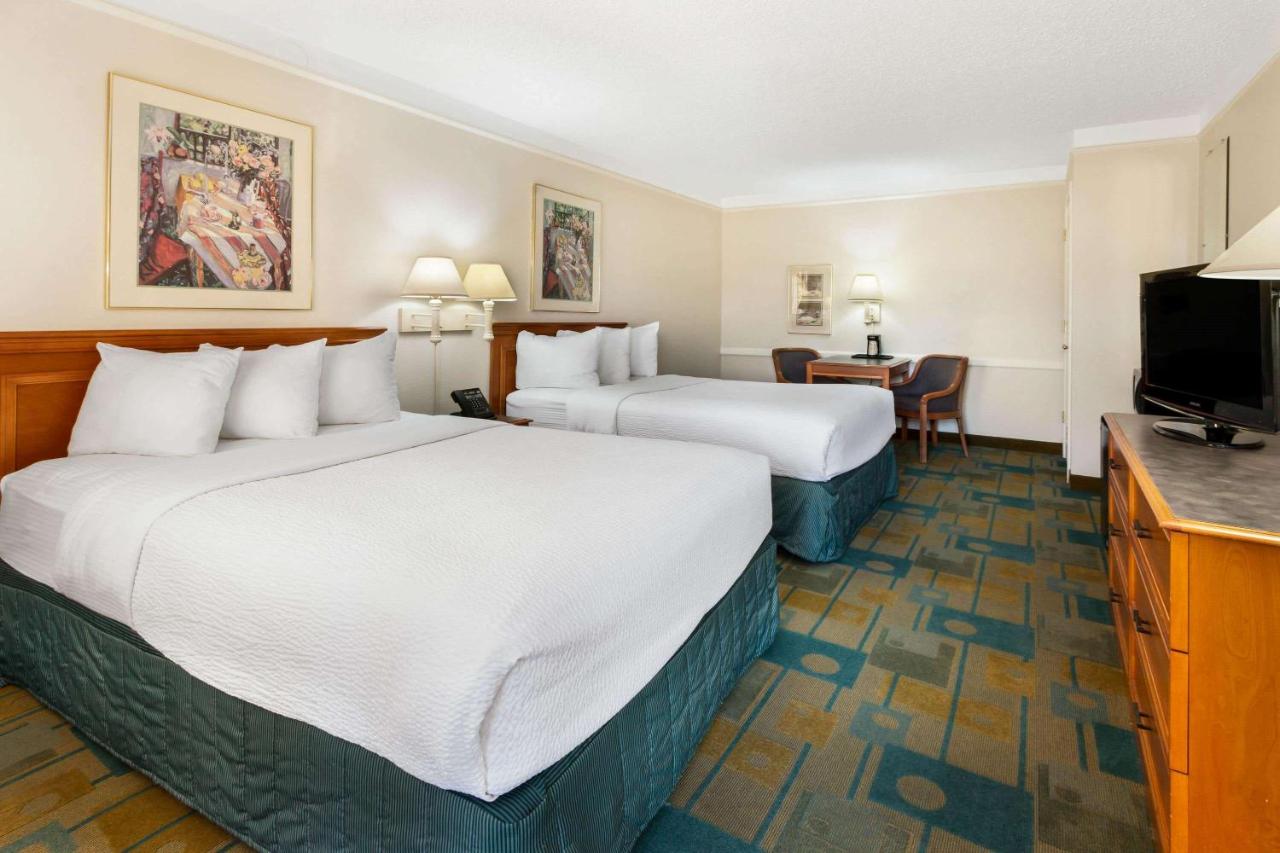 | La Quinta Inn by Wyndham Albuquerque Northeast