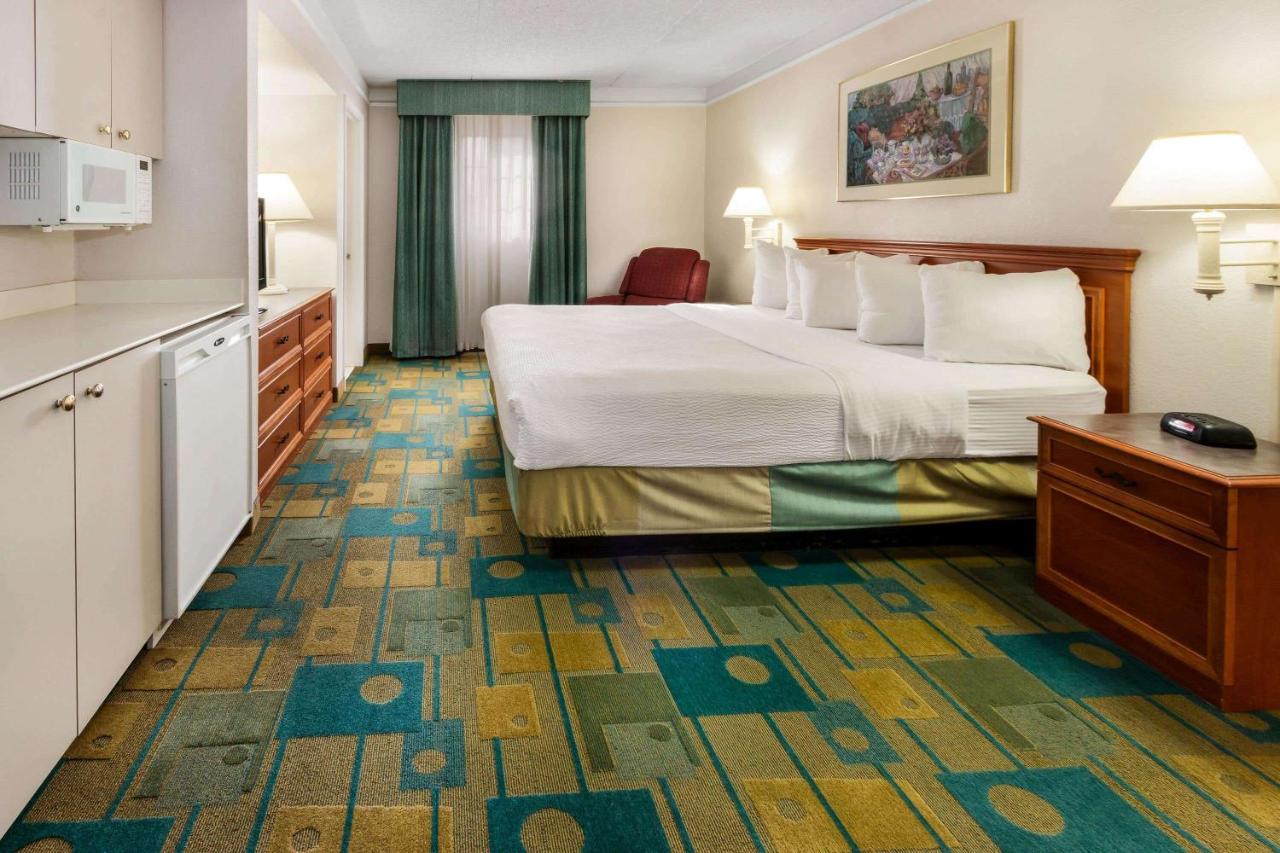 | La Quinta Inn by Wyndham Albuquerque Northeast