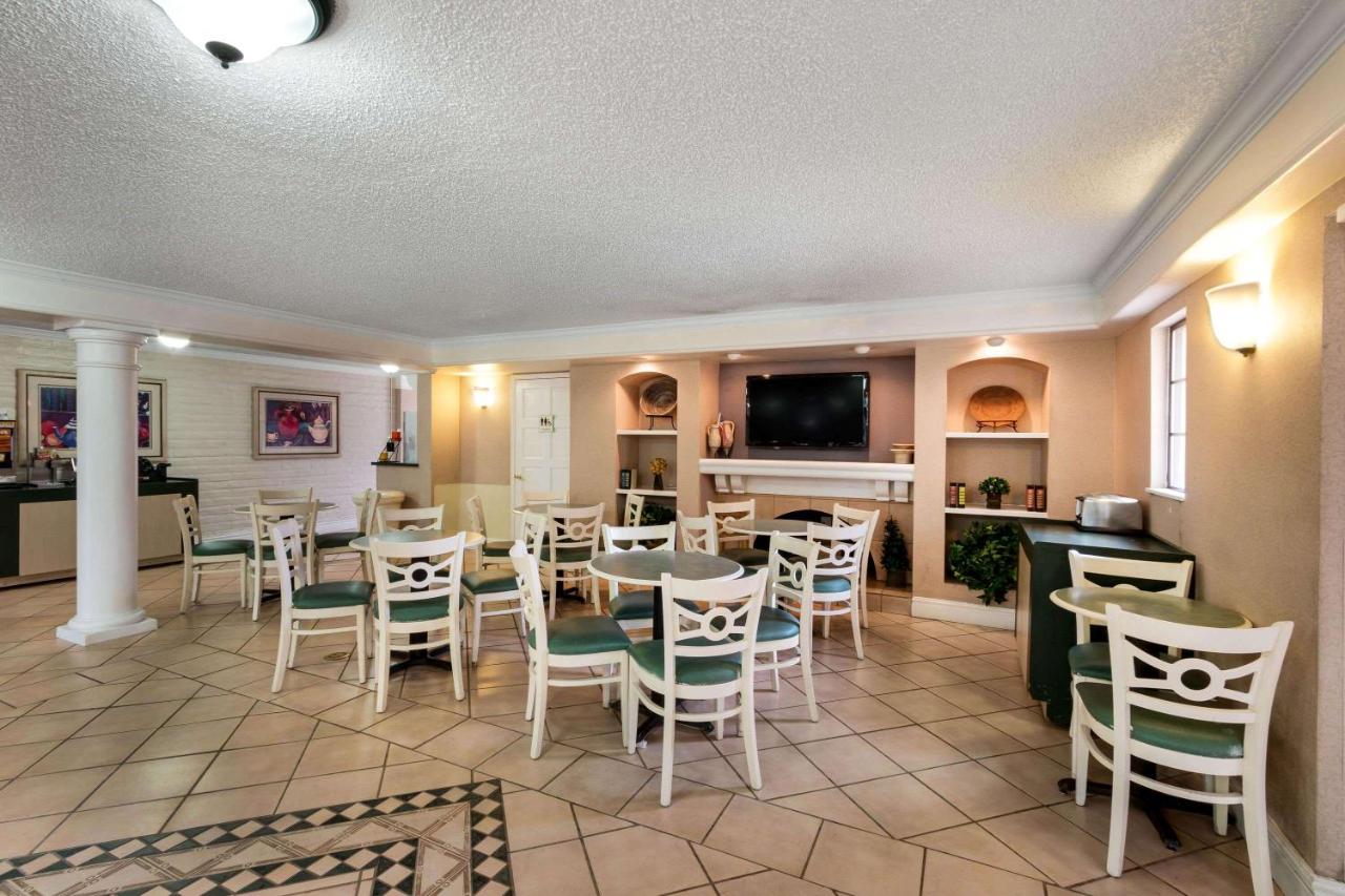  | La Quinta Inn by Wyndham Albuquerque Northeast