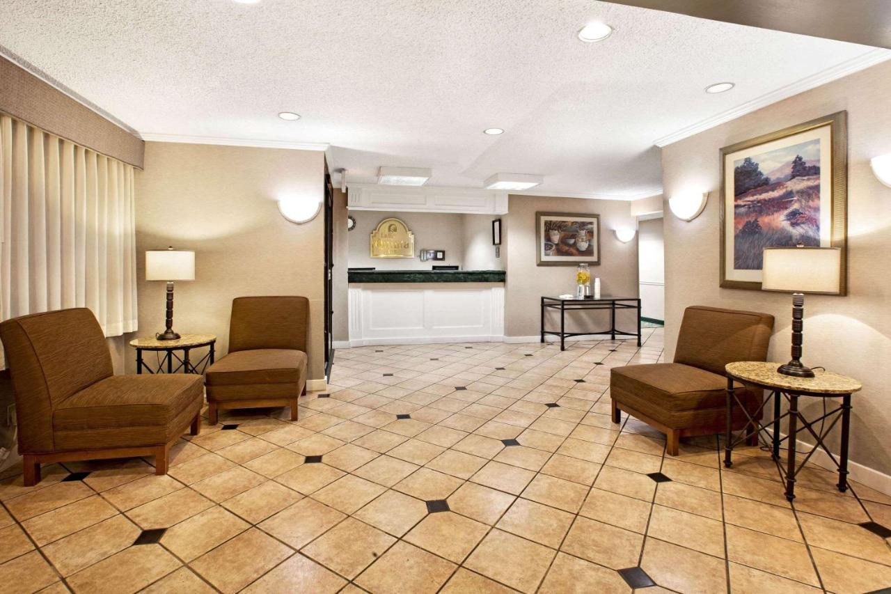 | La Quinta Inn by Wyndham Detroit Canton