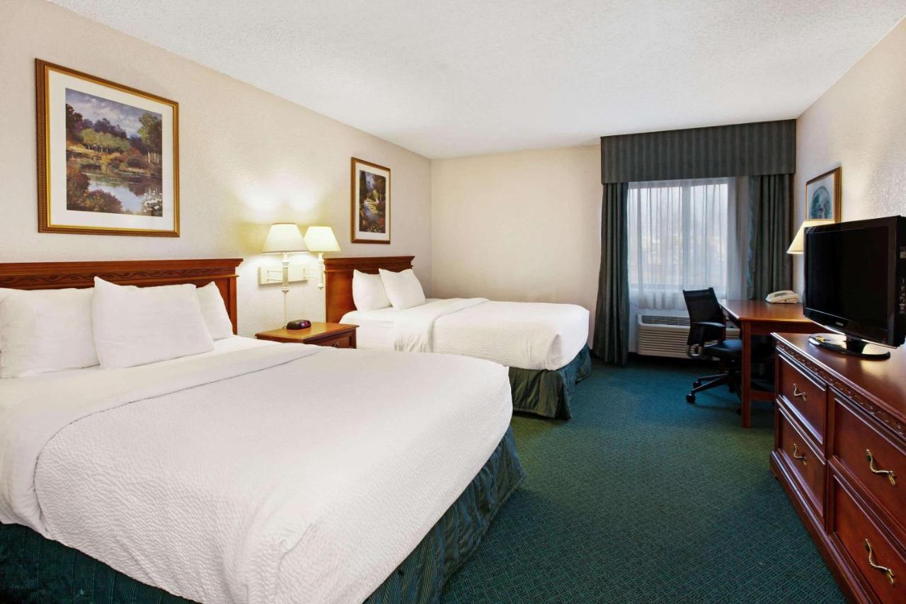 | La Quinta Inn by Wyndham Detroit Canton