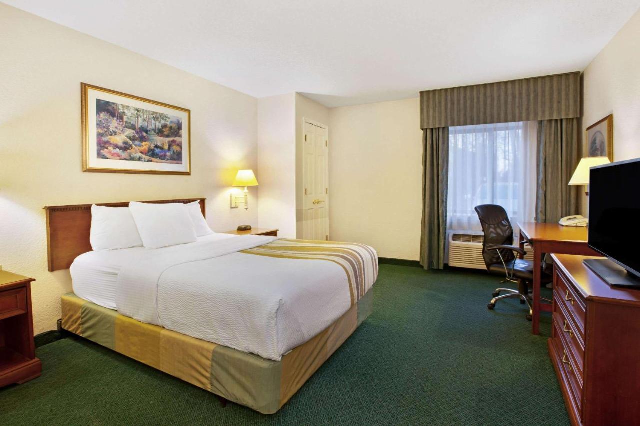 | La Quinta Inn by Wyndham Detroit Canton