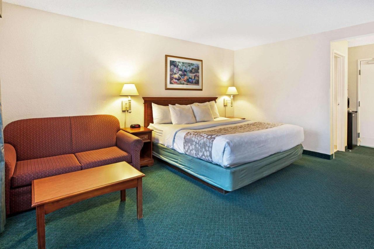 | La Quinta Inn by Wyndham Detroit Canton