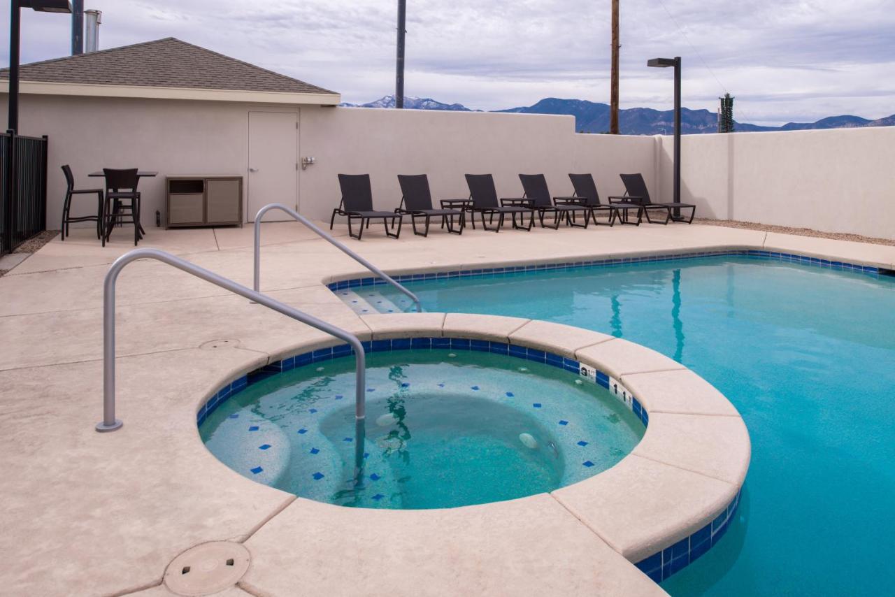 | Holiday Inn Express Sierra Vista, an IHG Hotel