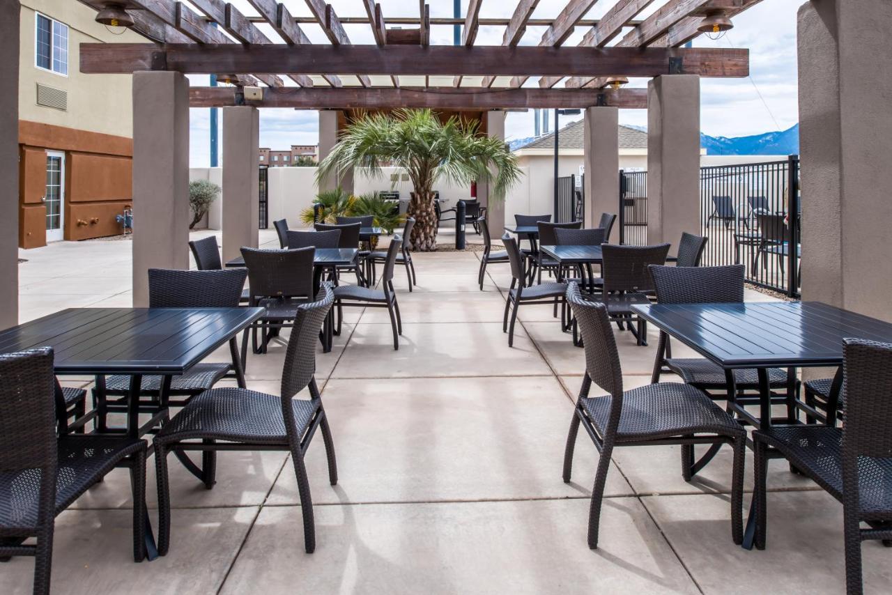 | Holiday Inn Express Sierra Vista, an IHG Hotel