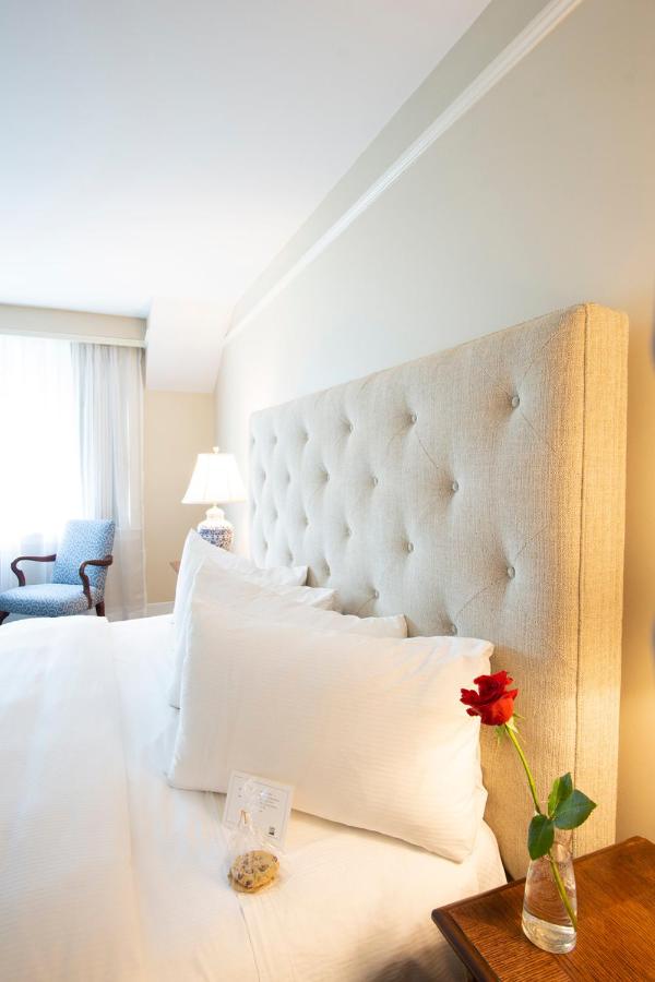 Executive King Room at Simsbury Inn