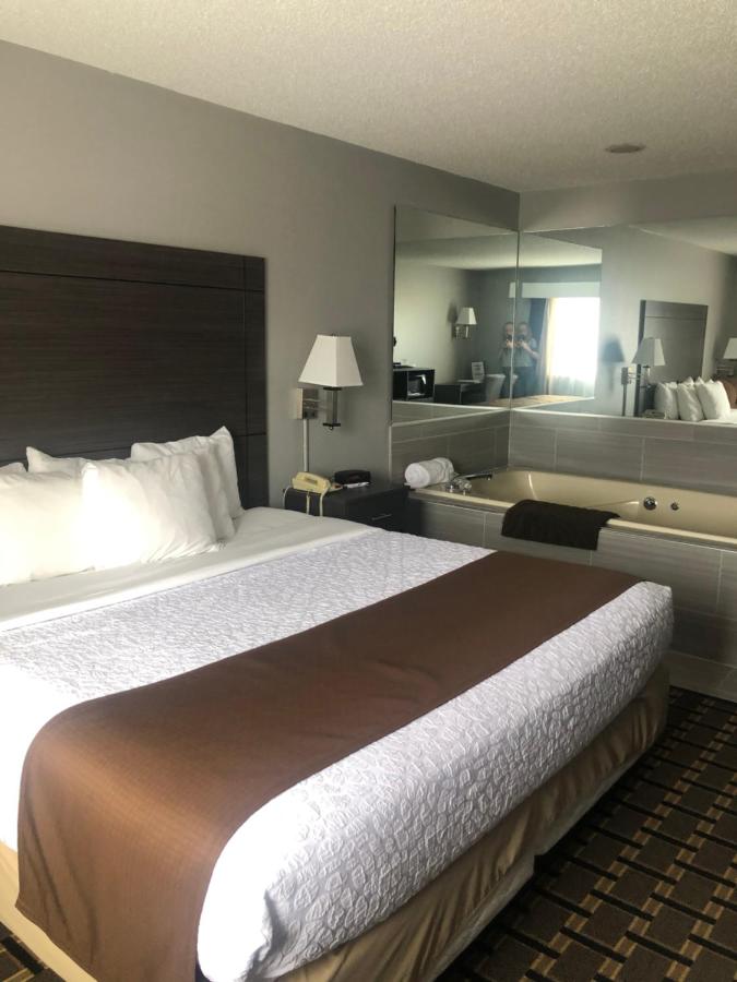| Adams Inn and Suites
