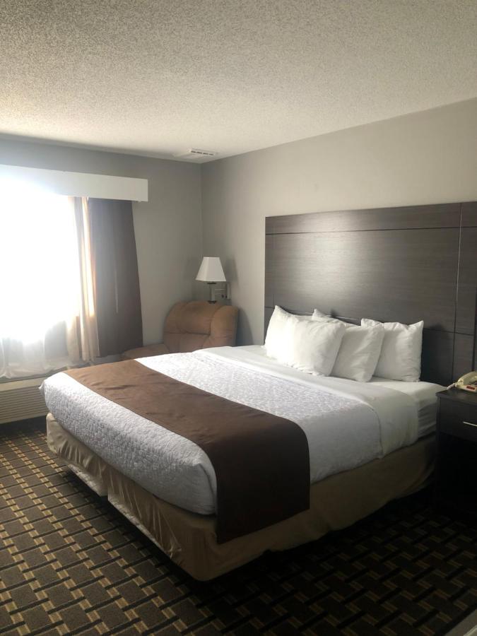 | Adams Inn and Suites