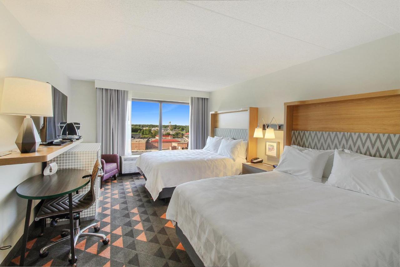 Queen Room with Two Queen Beds - Non-Smoking at Holiday Inn Chicago Nw Crystal Lk Conv Ctr, an IHG Hotel
