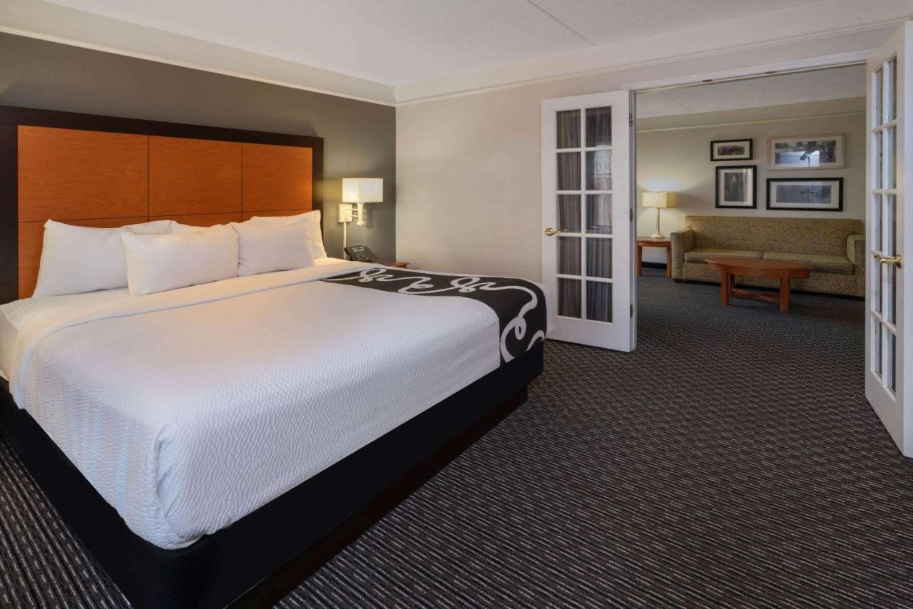 King Suite - Non-Smoking at La Quinta Inn & Suites by Wyndham Pueblo