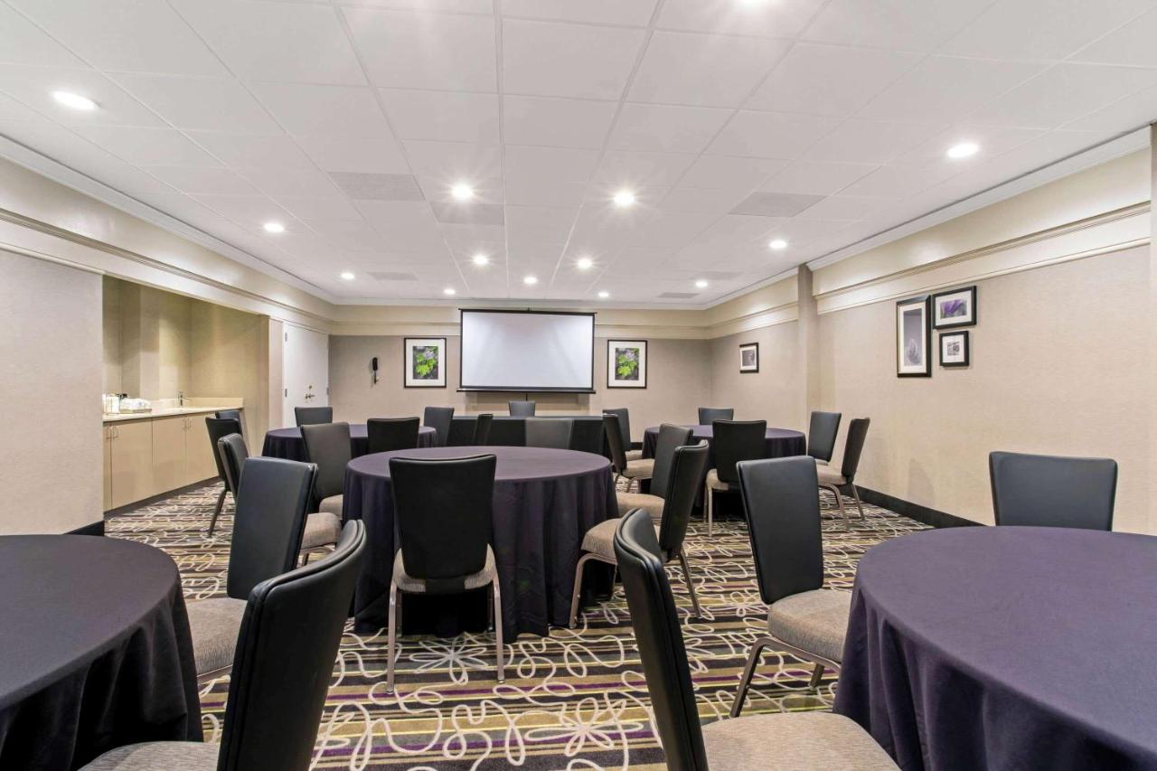  | La Quinta by Wyndham Boston-Andover