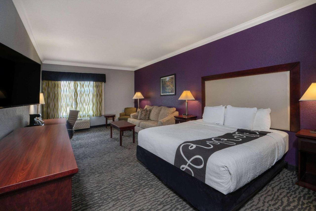 Deluxe King Room - Mobility Access/Non-Smoking at La Quinta Inn & Suites by Wyndham Loveland