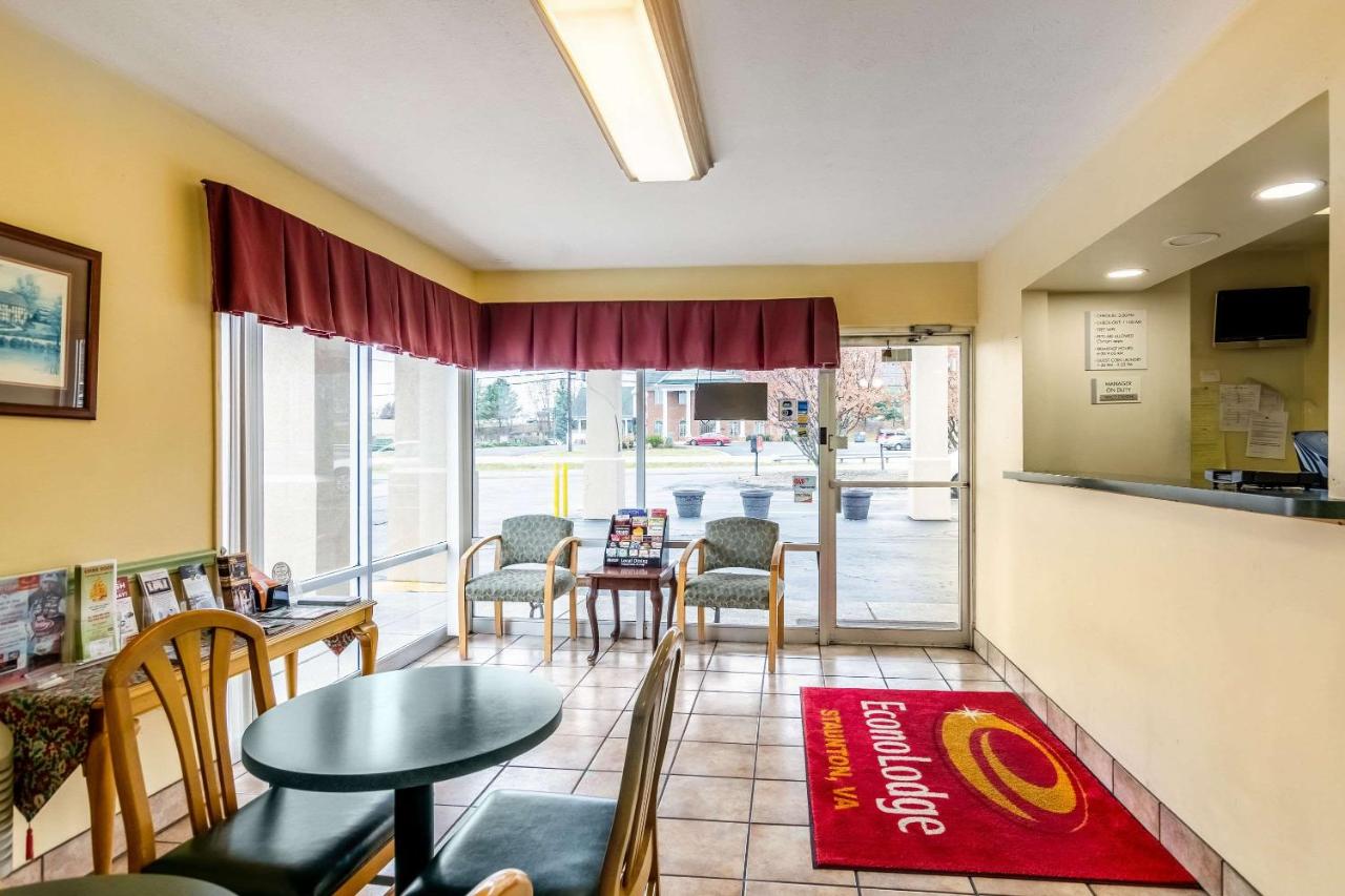  | Econo Lodge East Staunton