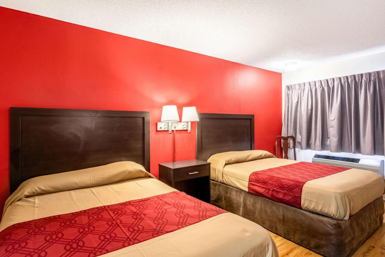  | Econo Lodge East Staunton