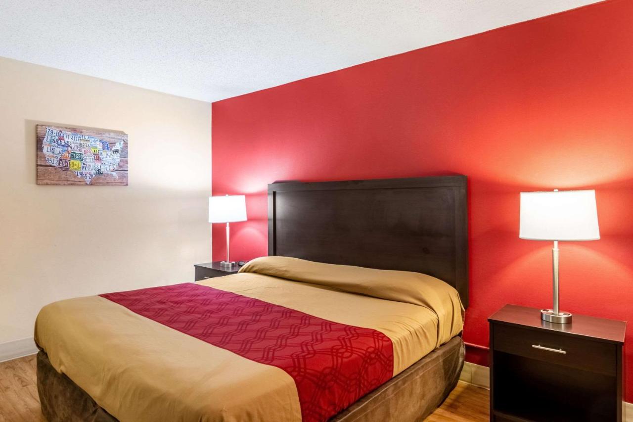  | Econo Lodge East Staunton