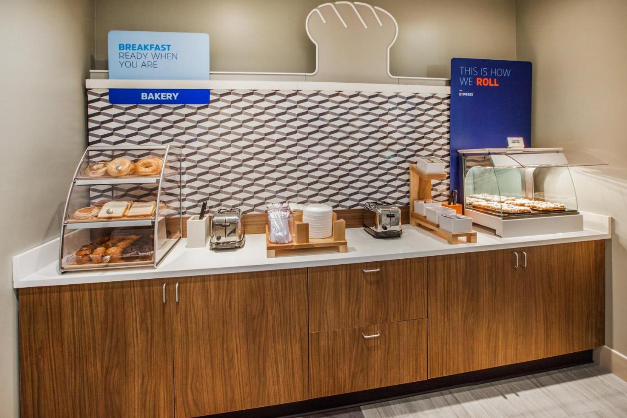  | Holiday Inn Express & Suites - San Jose Airport, an IHG Hotel