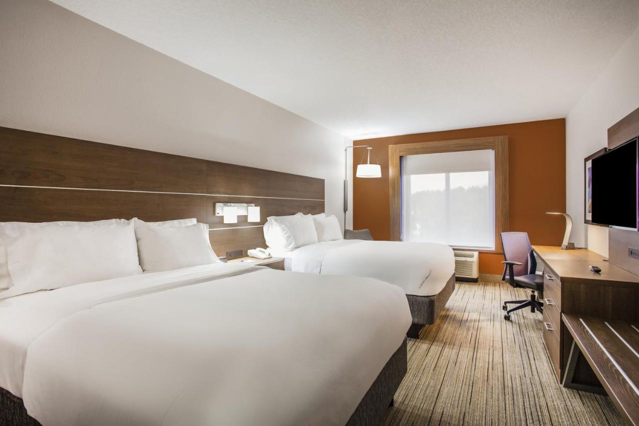 Two Queen Allergy Free Room - Non-Smoking at Holiday Inn Express Hotel & Suites Inverness by IHG
