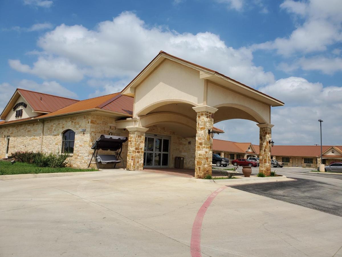 | Eagle Ford Inn