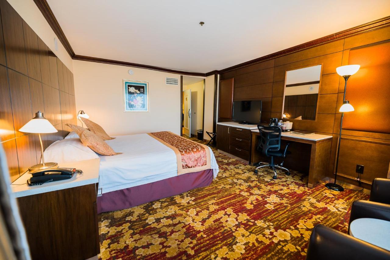 Business King Room at LA Crystal Hotel - Los Angeles Area