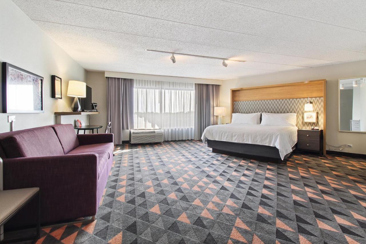 | Holiday Inn Chicago Nw Crystal Lk Conv Ctr, an IHG Hotel