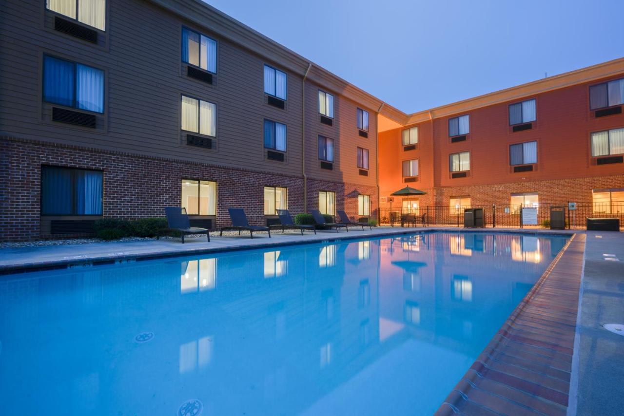 | Holiday Inn Express Charles Town, an IHG Hotel