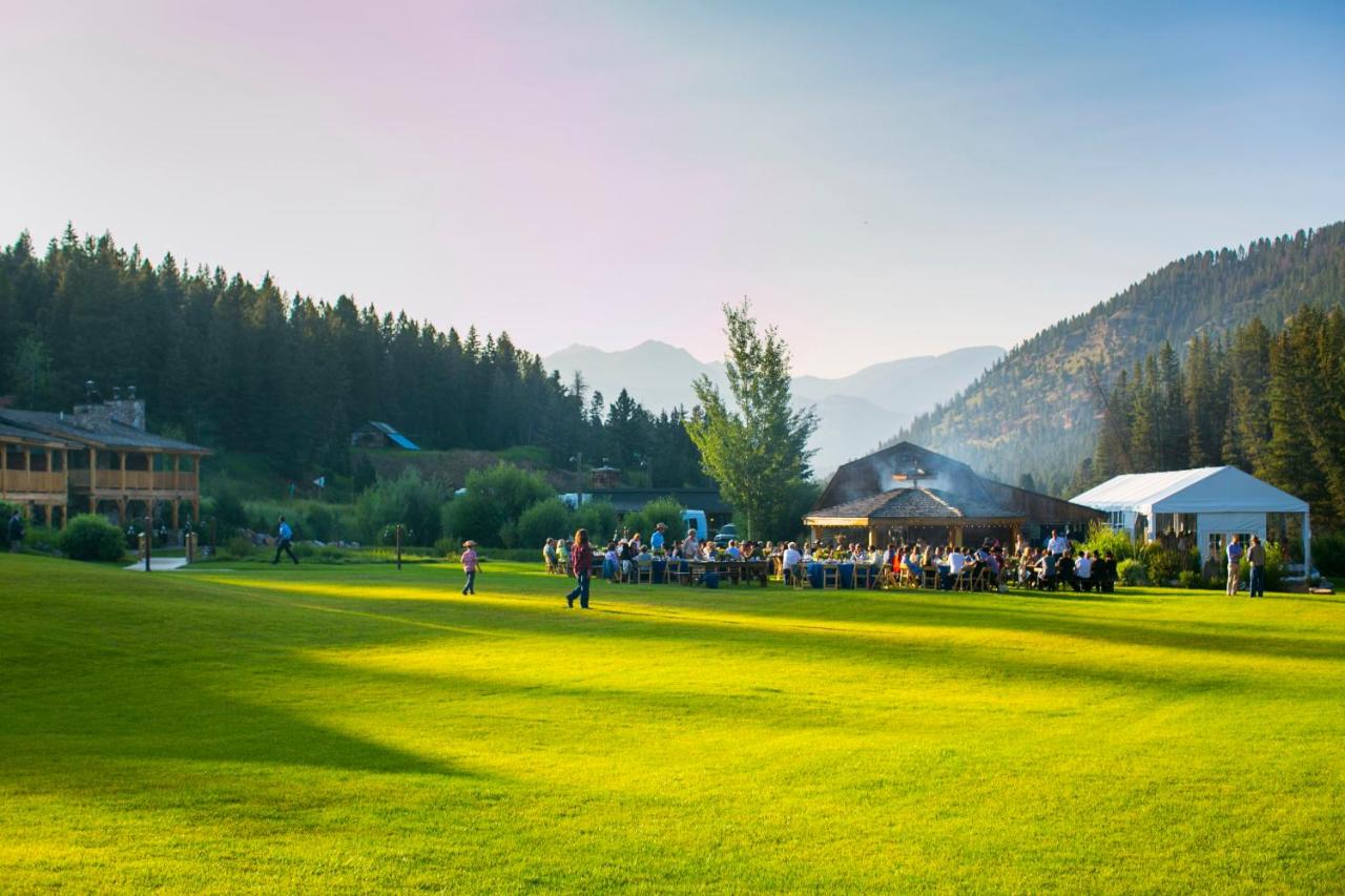 | Rainbow Ranch Lodge