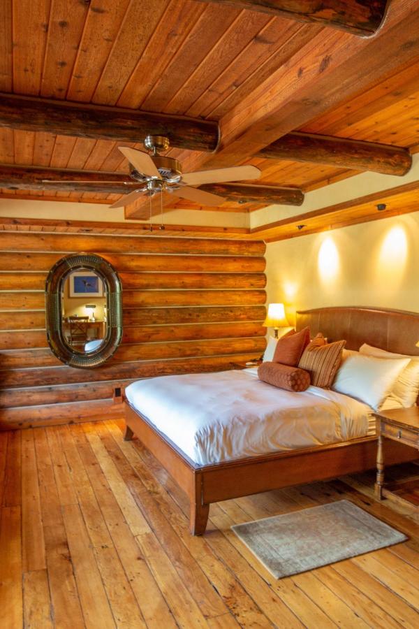 | Rainbow Ranch Lodge