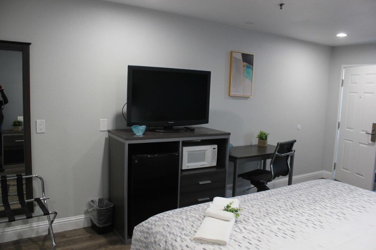 King Room at SureStay Hotel by Best Western Chowchilla Yosemite
