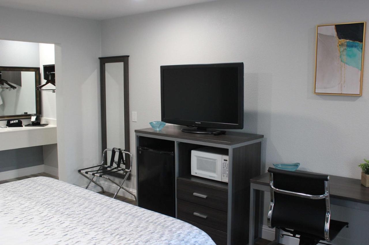 King Room at SureStay Hotel by Best Western Chowchilla Yosemite