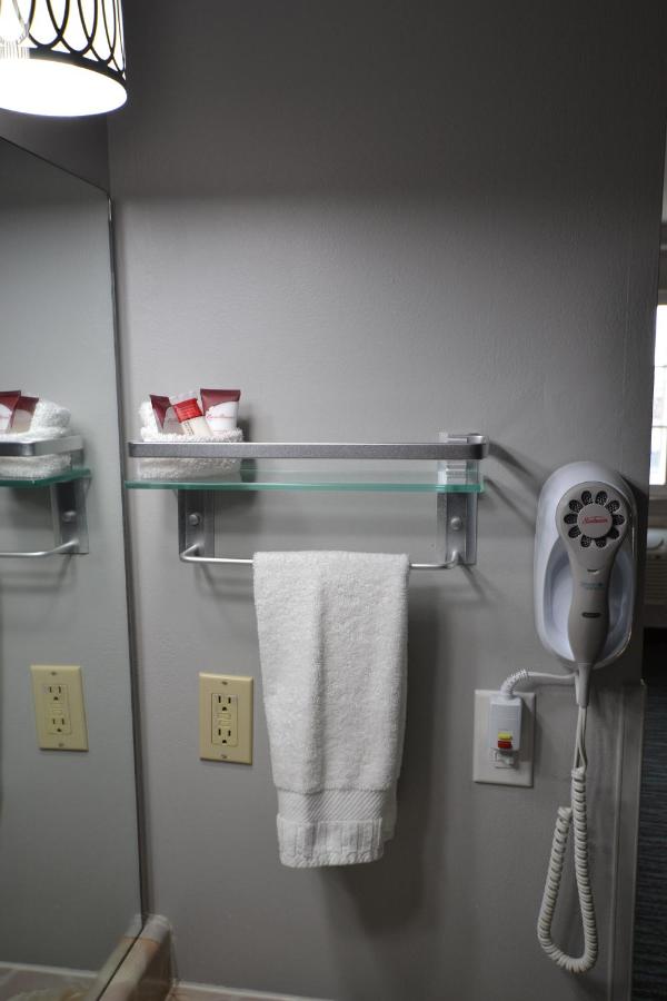 | Countryside Inn & Suites CB I80/I29.