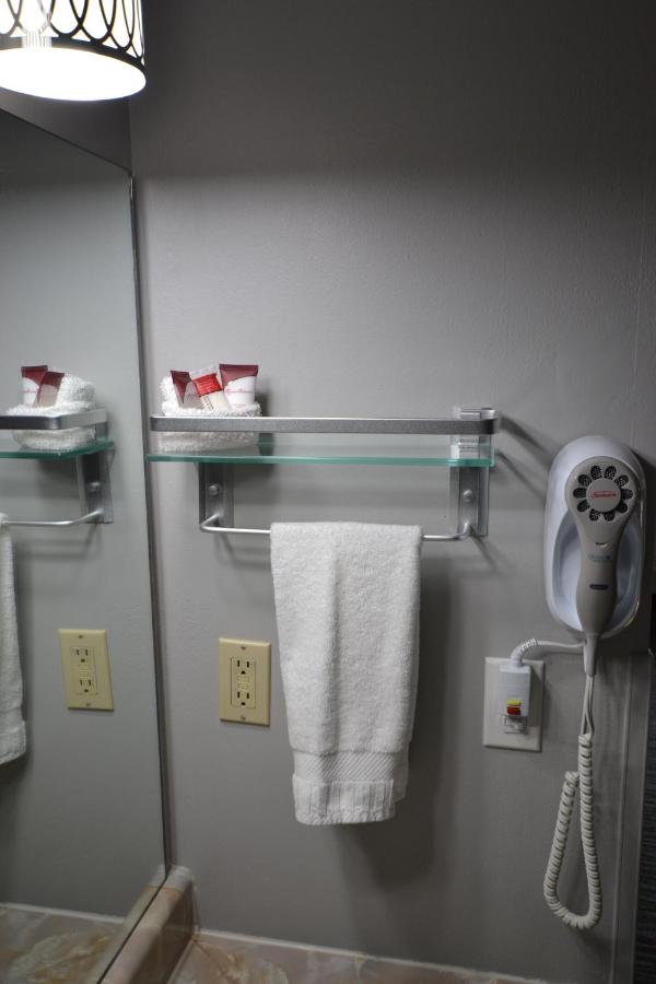 | Countryside Inn & Suites CB I80/I29.