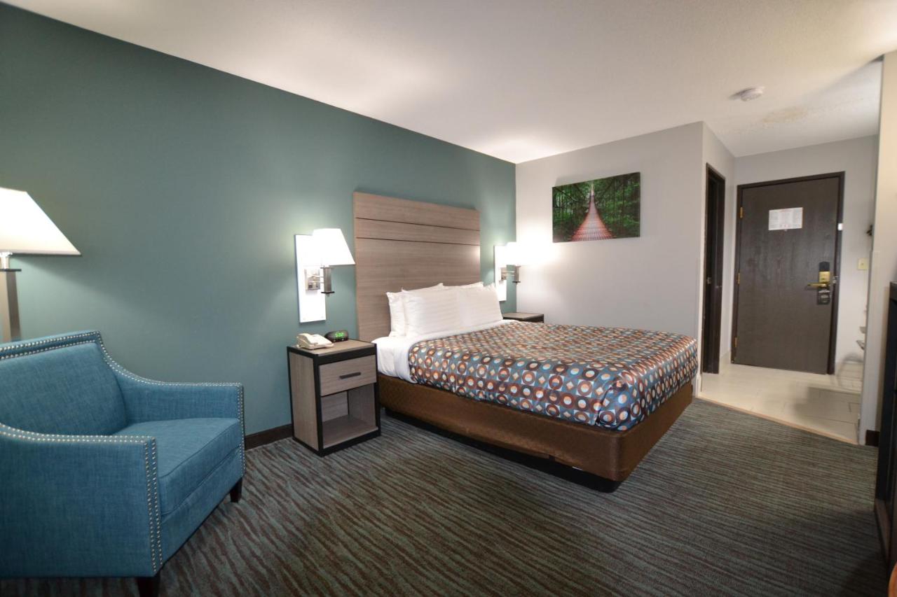| Countryside Inn & Suites CB I80/I29.