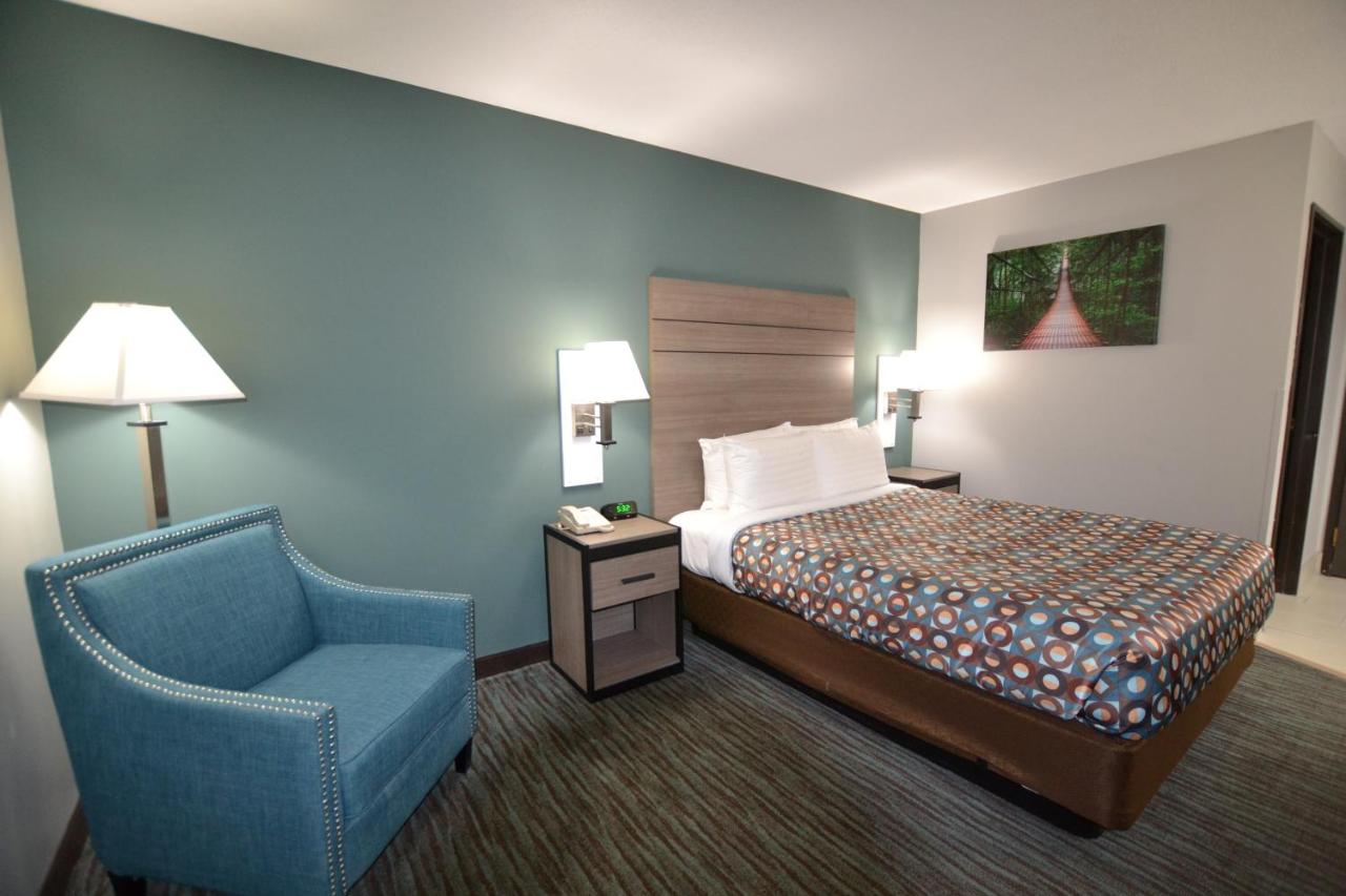 | Countryside Inn & Suites CB I80/I29.