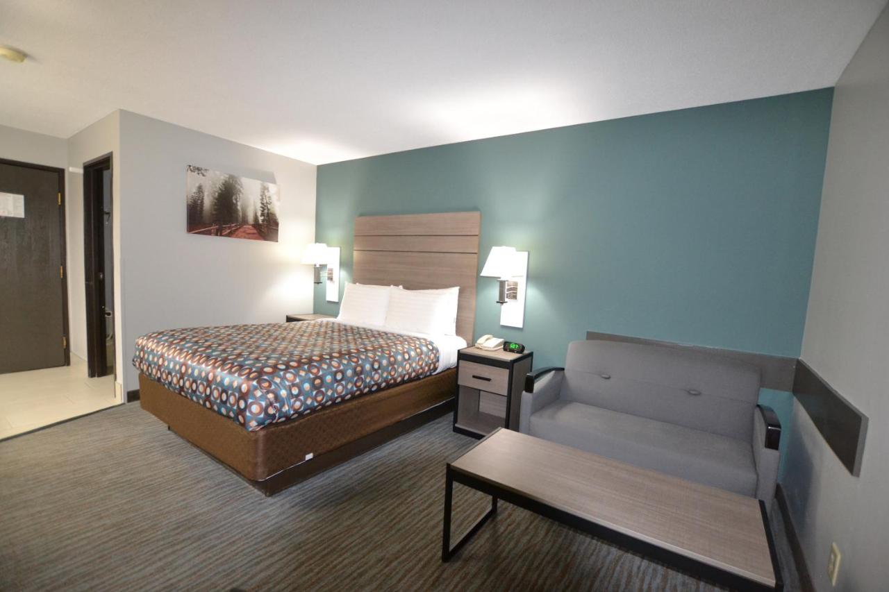 | Countryside Inn & Suites CB I80/I29.