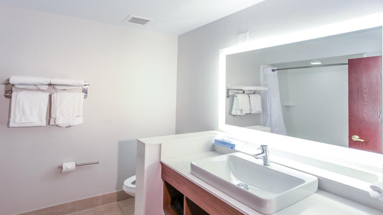 King Room with Sofa Bed - Non-Smoking at City Express By Marriott Daytona Beach Speedway