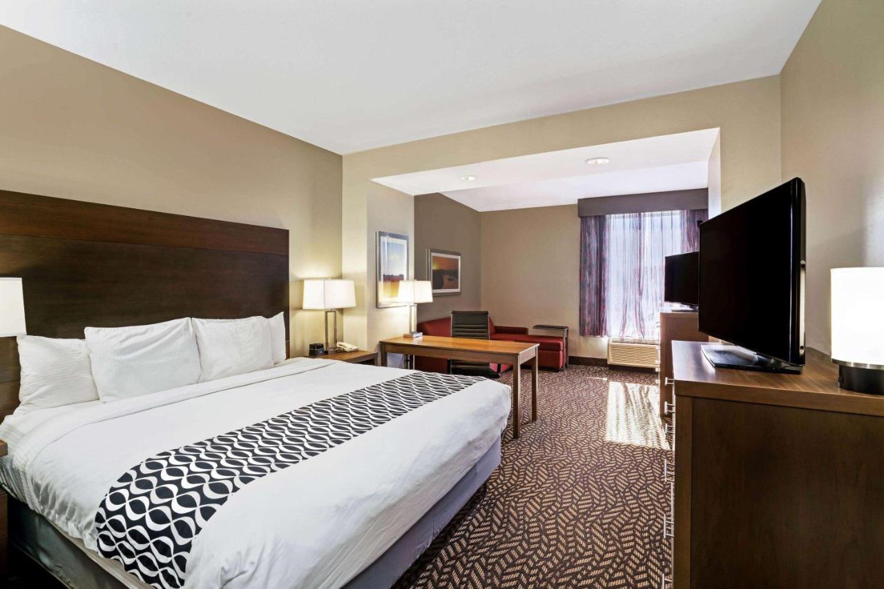 Executive King Room with Sofa Bed at La Quinta Inn & Suites by Wyndham Tuscaloosa University