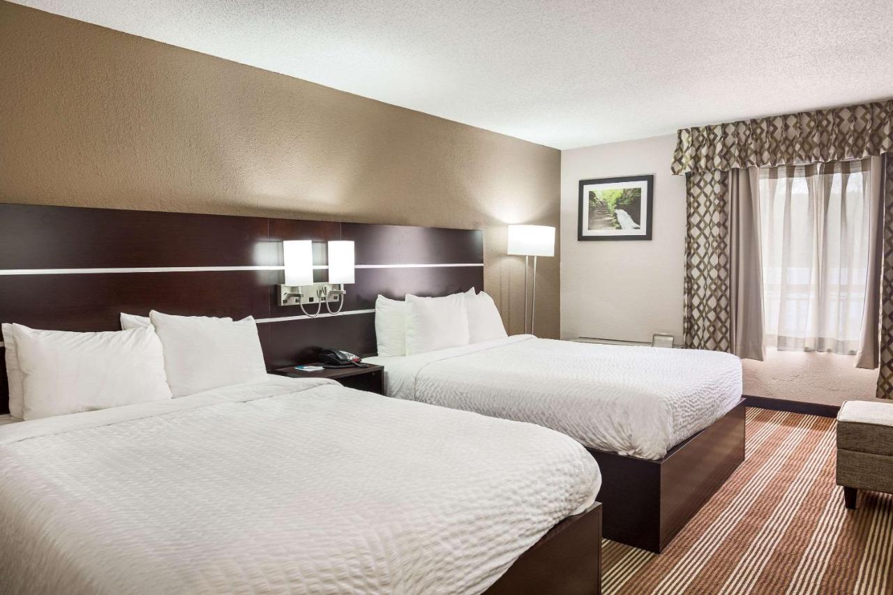 Deluxe Queen Room with Two Queen Beds - Non-Smoking With Balcony at Clarion Inn & Suites Stroudsburg - Poconos