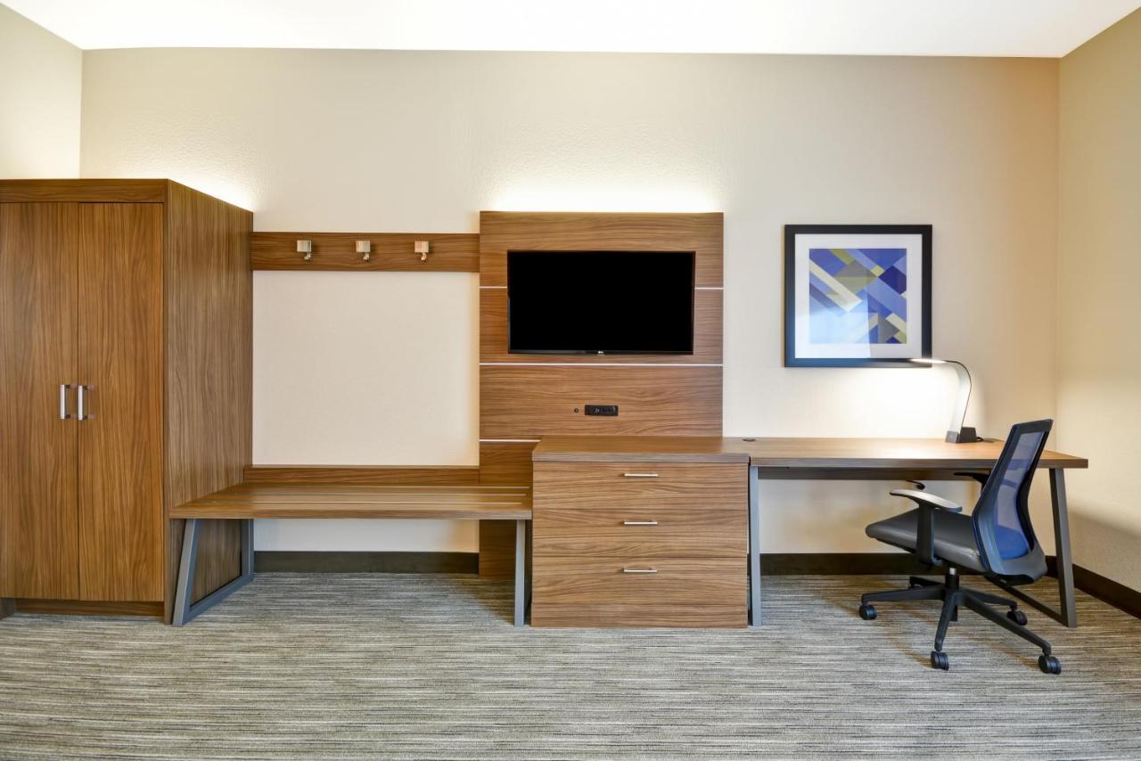 King Room - Mobility Access/Roll in Shower - Non-Smoking at Holiday Inn Express Evansville by IHG