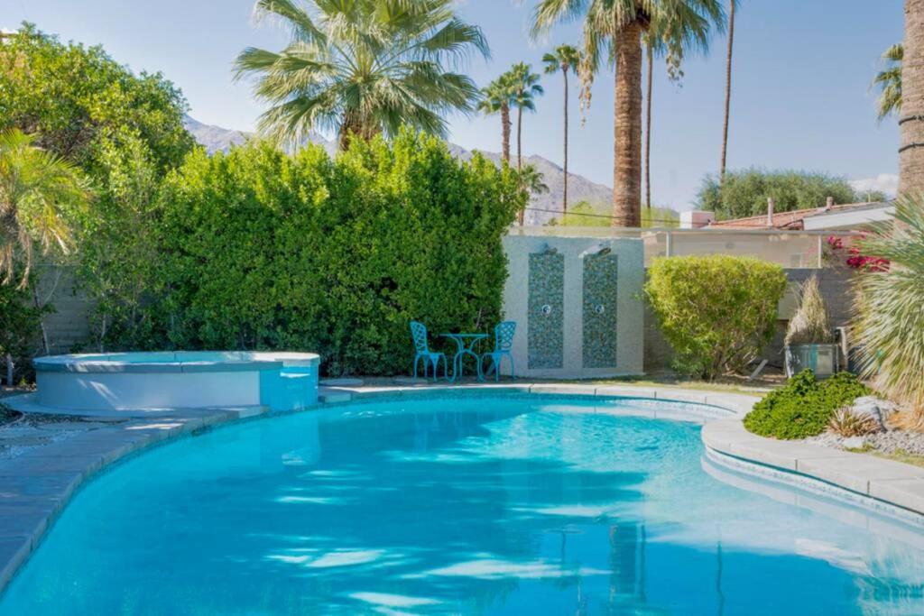  | Villa Douglas House!