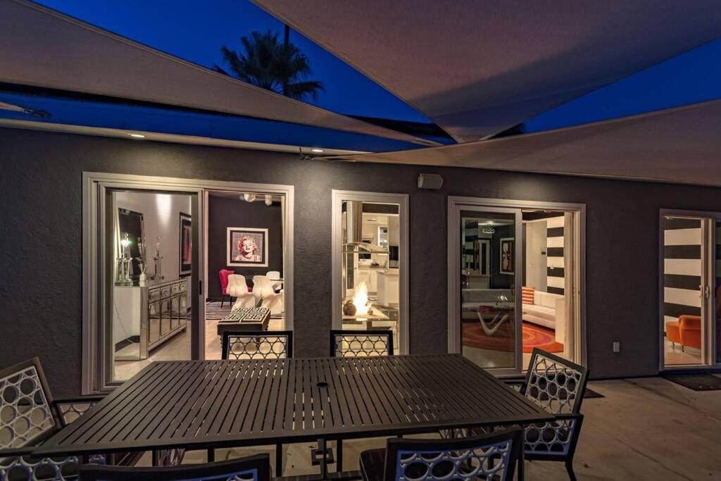 | Villa Douglas House!