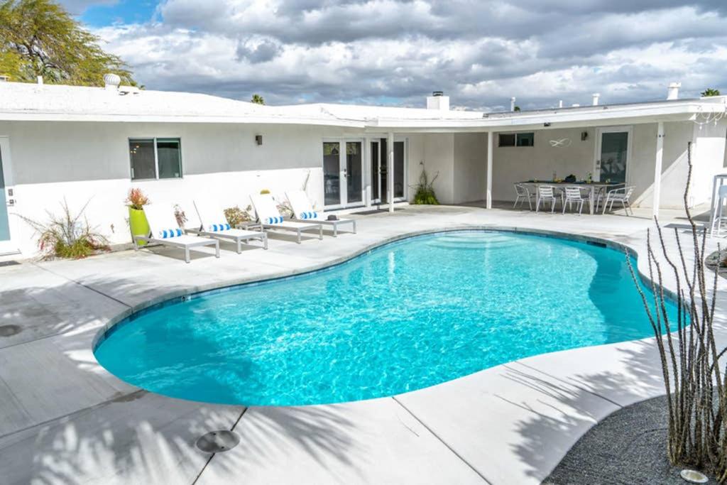  | Villa Spring Mount
