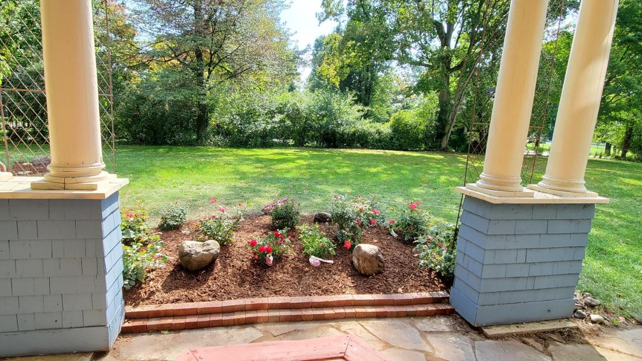 | Saravilla Bed & Breakfast