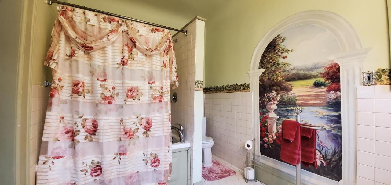| Saravilla Bed & Breakfast